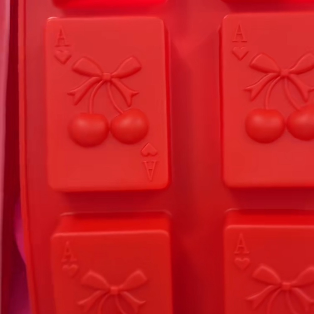 ISO Viral Cherry Card Cake mold
